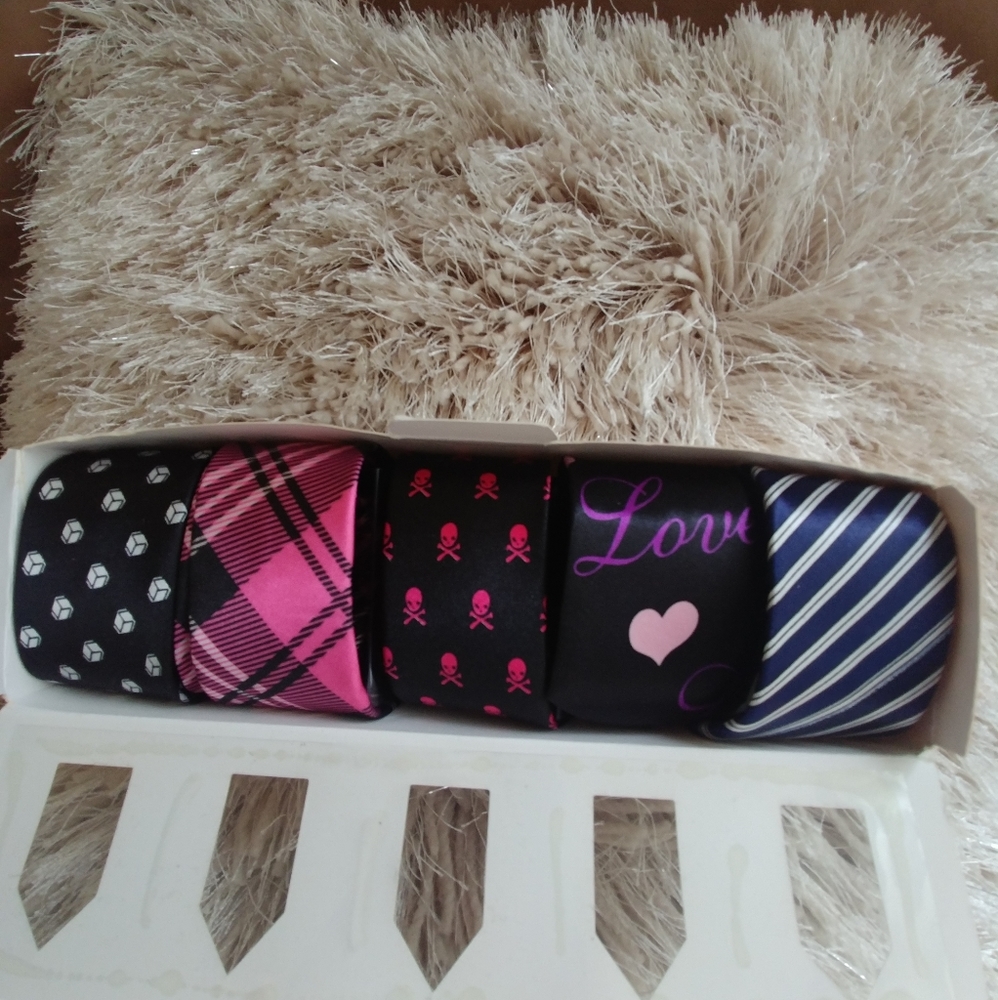 Dan Smith 5 skinny silk ties